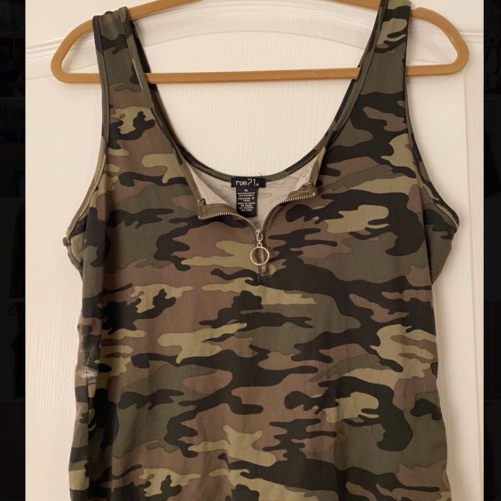 Rue21 Women’s Camo Tank with Front Zipper - Picture 3 of 3